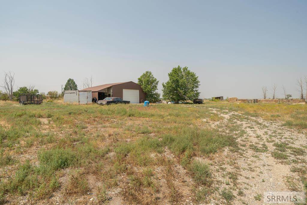 2489 2100 N - Photo 1