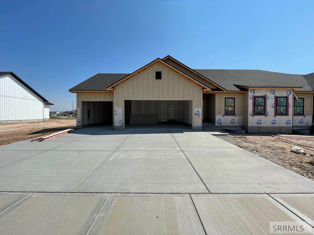 754 Silvermaple Dr - Photo 1