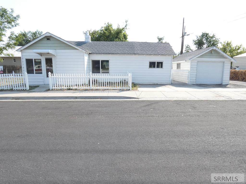 195 Park Avenue - Photo 1