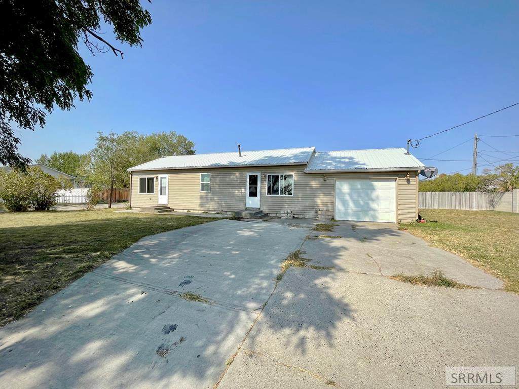 1545 Riverton Road - Photo 1