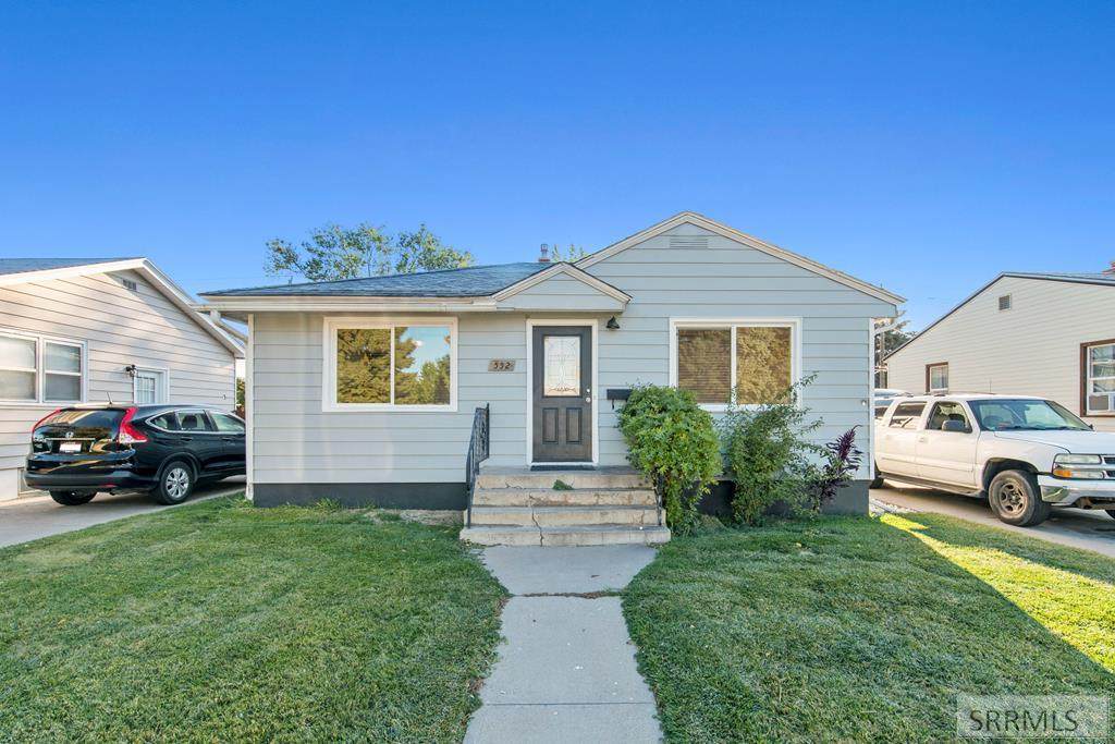 552 Warren Avenue - Photo 1