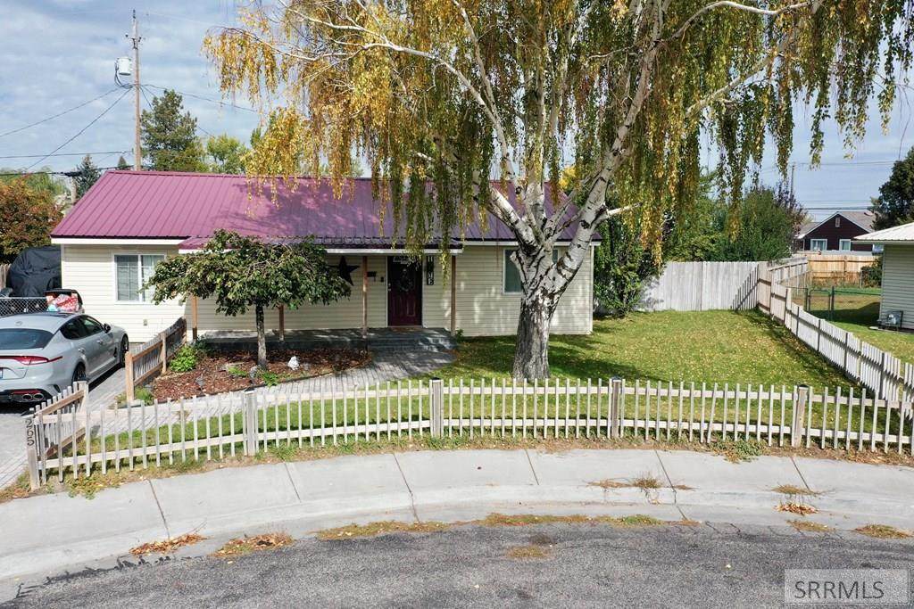 265 Monterey Drive - Photo 1