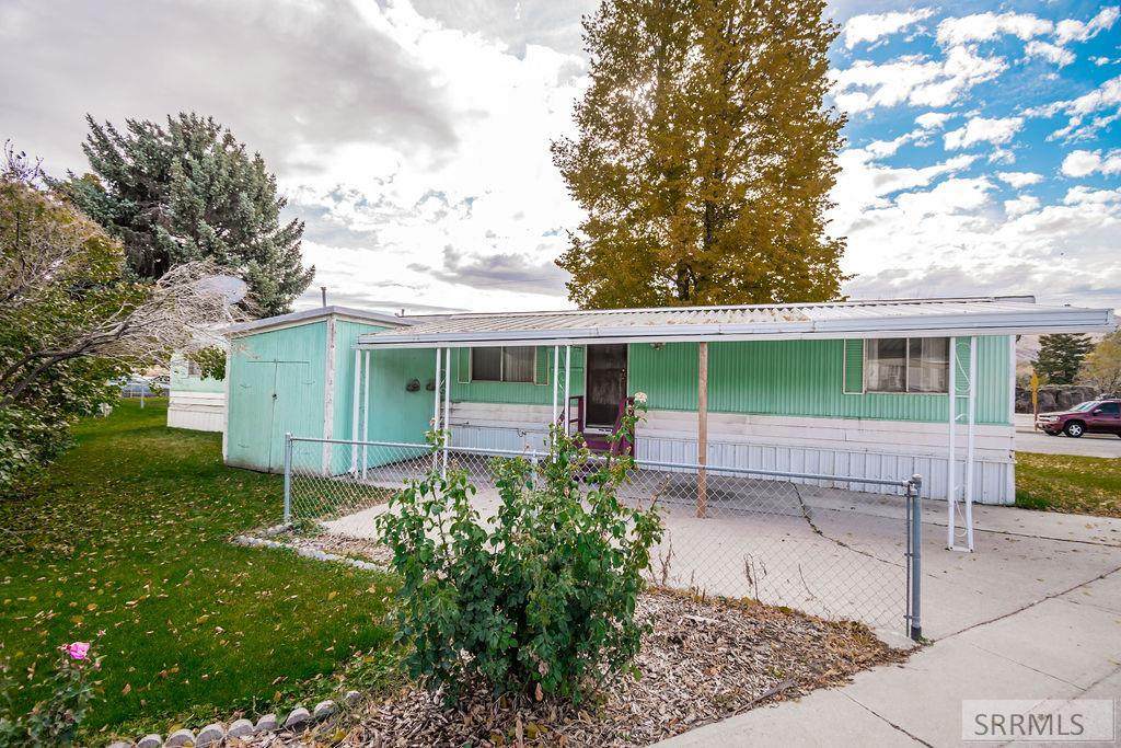 4700 5th Avenue - Photo 1