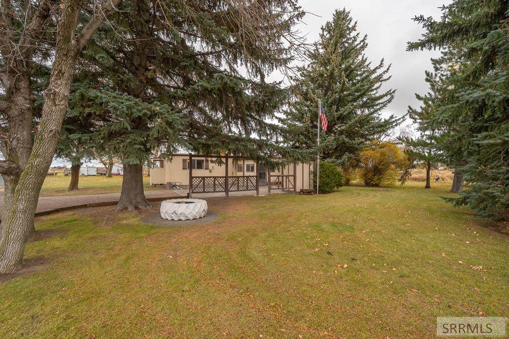 13274 1 E - Photo 1