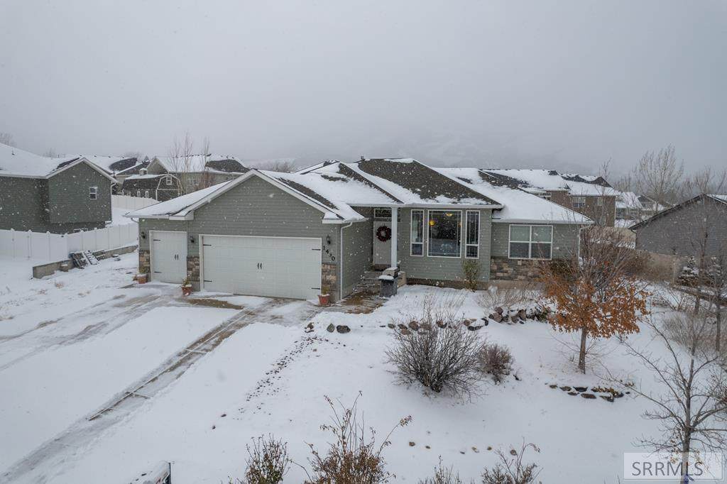 1430 Foxmore - Photo 1