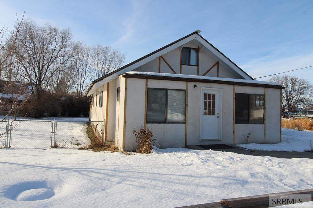 315 Annis Hwy - Photo 1