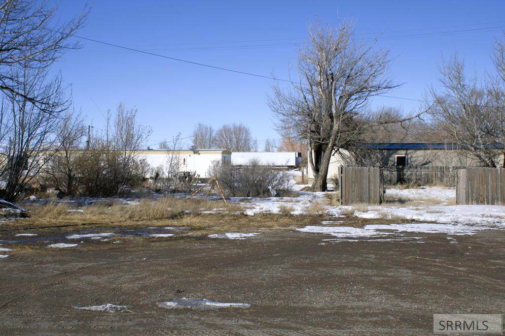 1089 1500 N - Photo 1