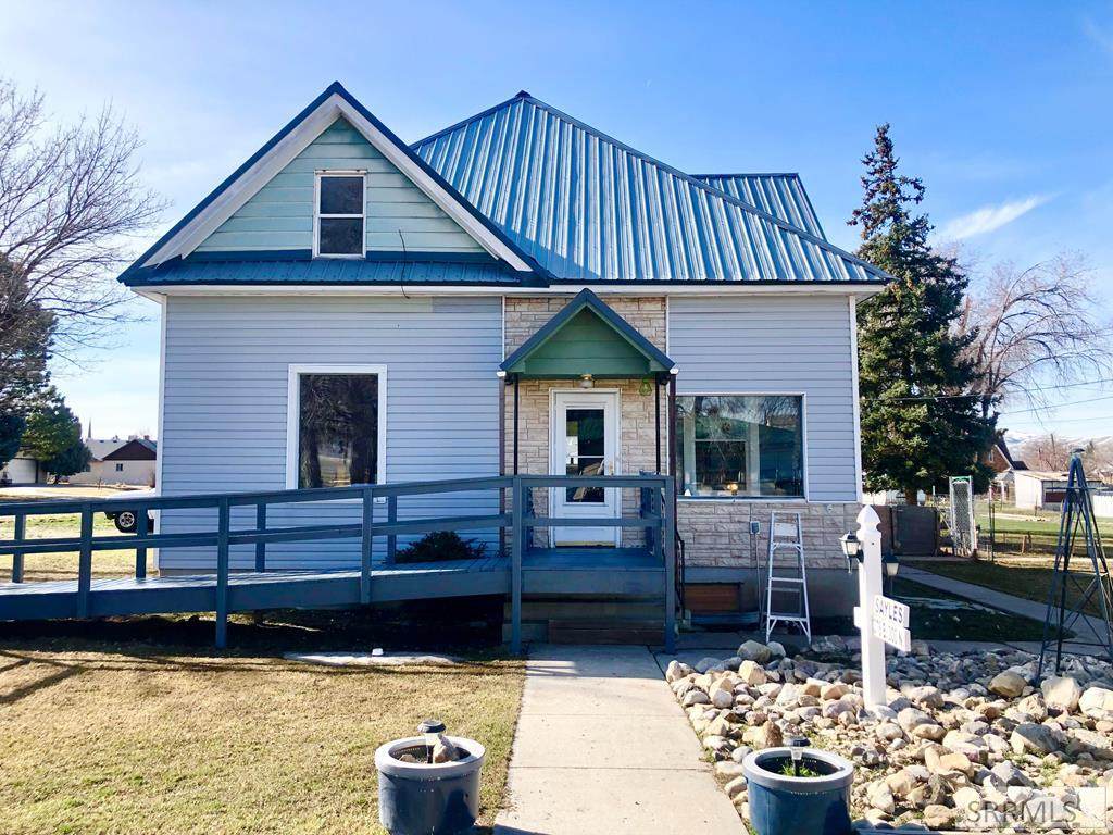 378 3rd N - Photo 1