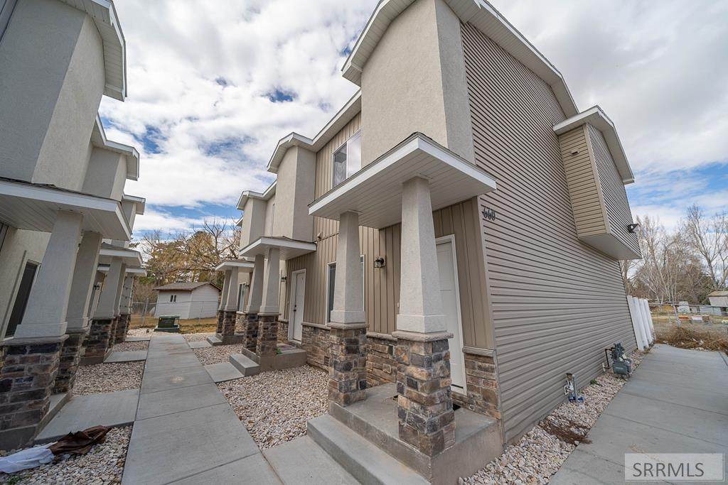 660 Saturn Avenue - Photo 1
