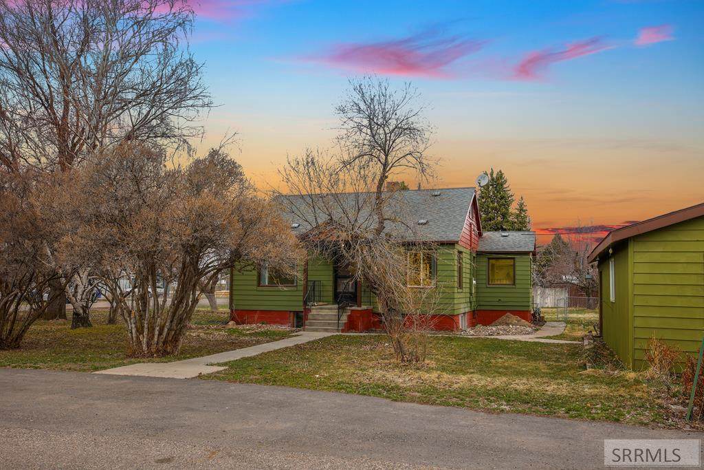 242 Smith Street - Photo 1