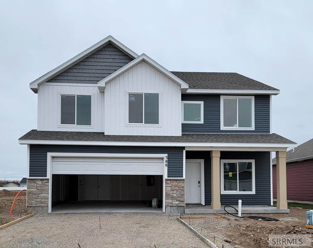 388 Victoria - Photo 1