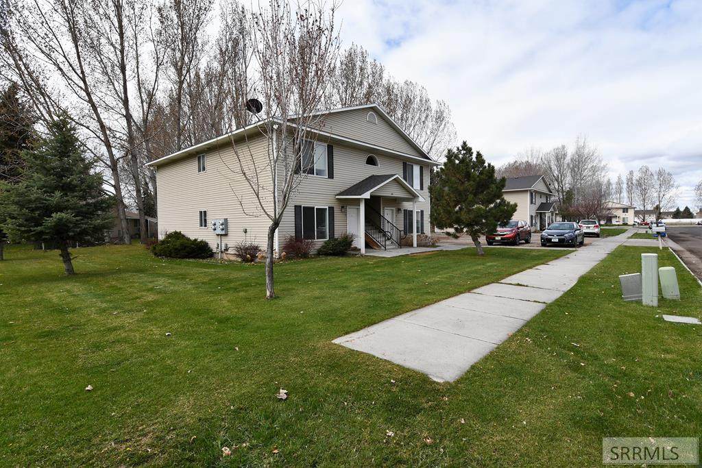 885 Andrews Street - Photo 1