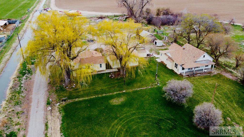 827 Hwy 39 - Photo 1