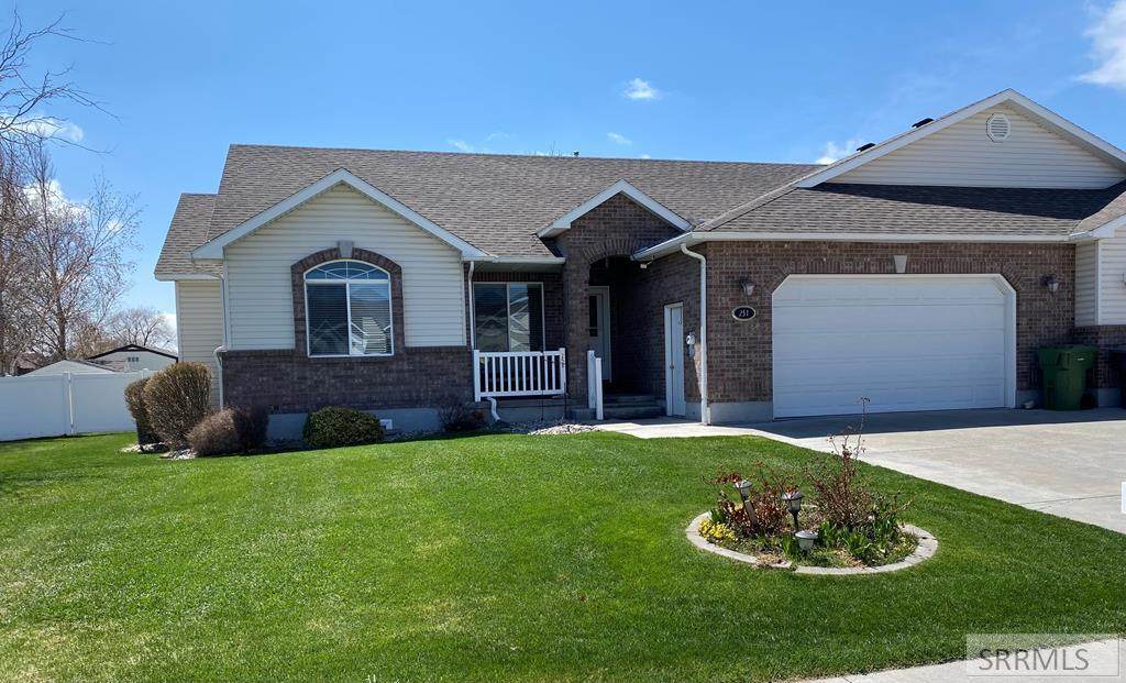 251 Autumnwood Drive - Photo 1