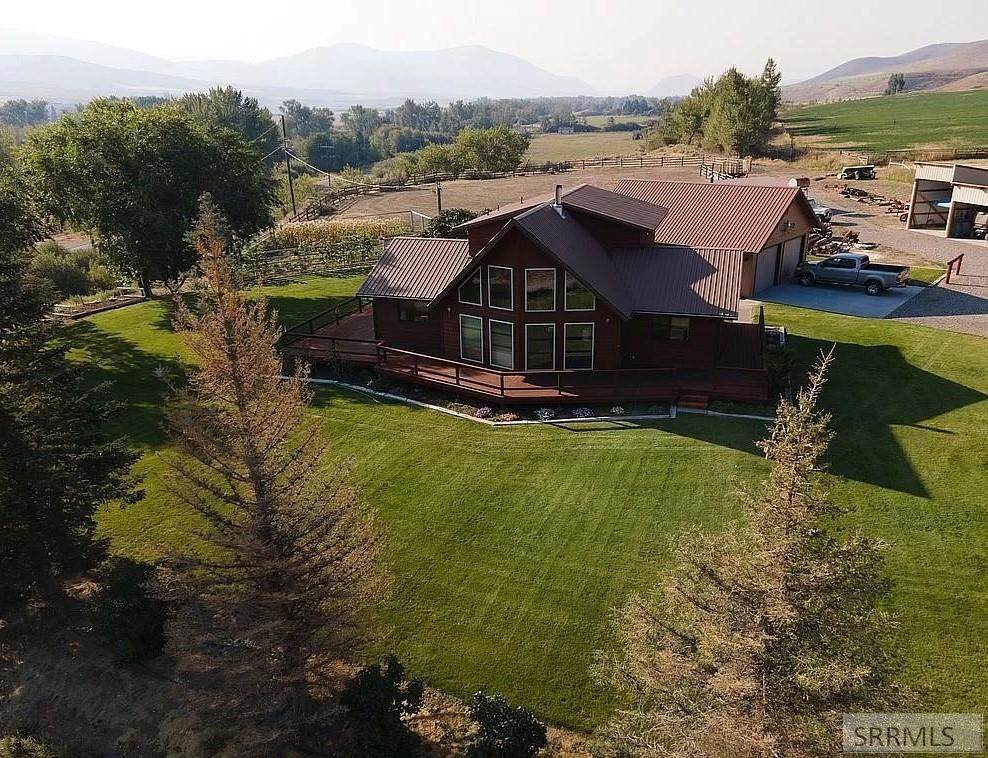 1537 Hwy 28 - Photo 1