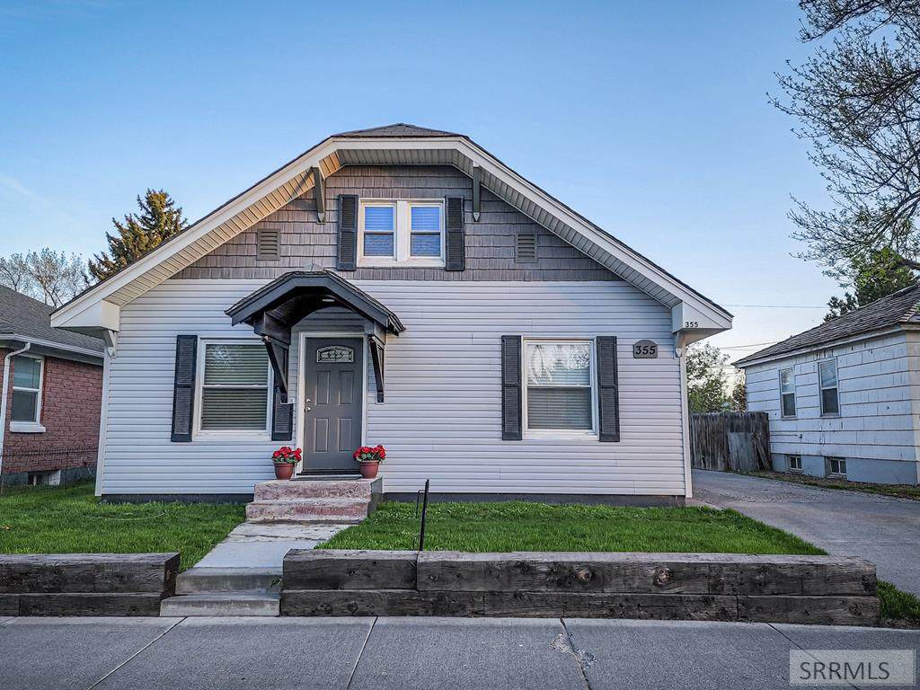 355 17th Street - Photo 1