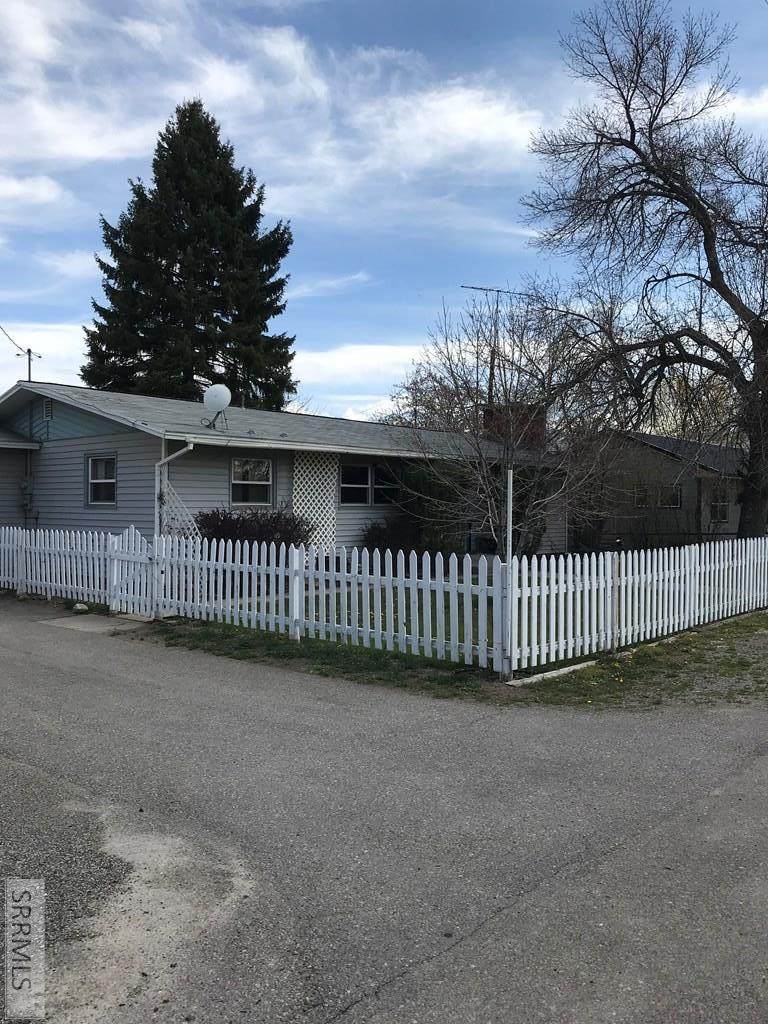 8 Pine Street - Photo 1