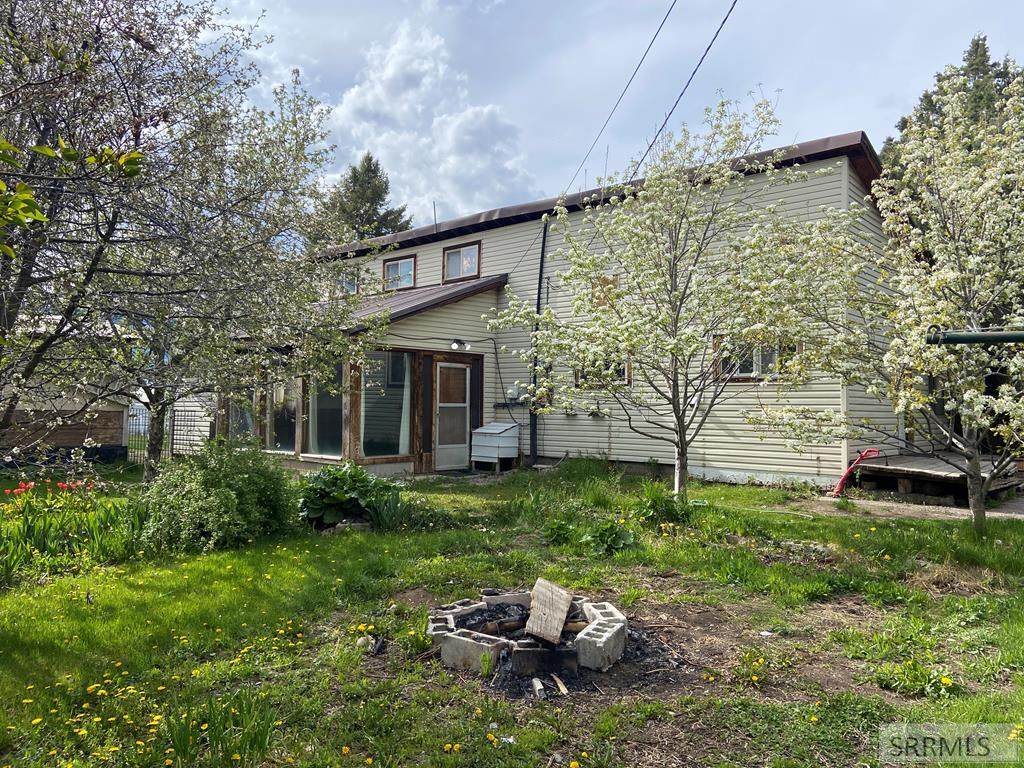 724 1st S - Photo 1