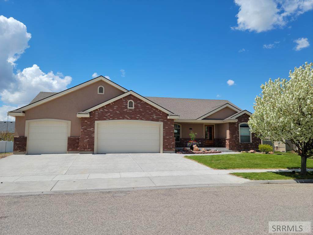 4935 Eaglewood Drive - Photo 1