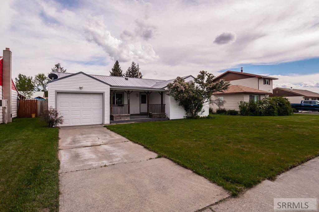 230 Shelley Street - Photo 1