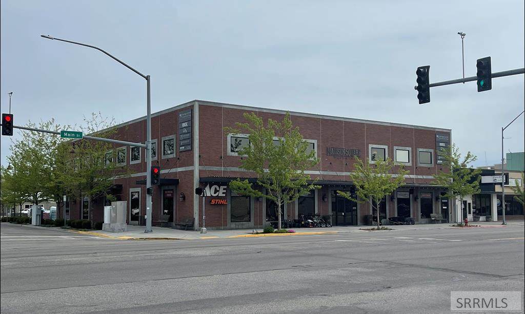 101 East Main Street - Photo 1