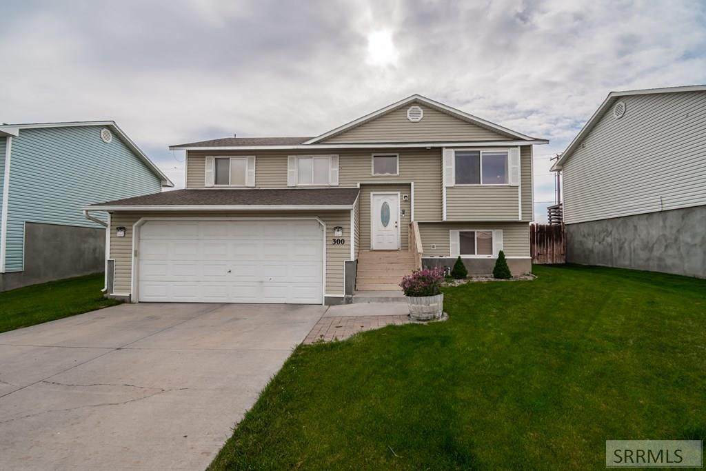 300 Donna Drive - Photo 1