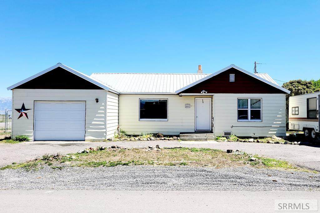 205 Rose Avenue - Photo 1