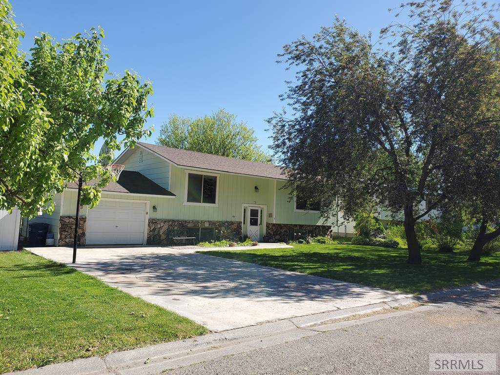 18 1st S - Photo 1