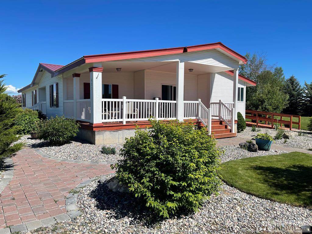 411 Moran View Drive - Photo 1