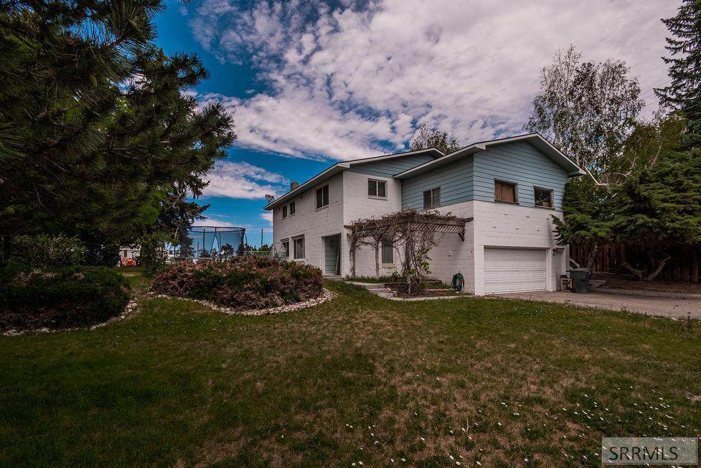 485 Gardner Drive - Photo 1