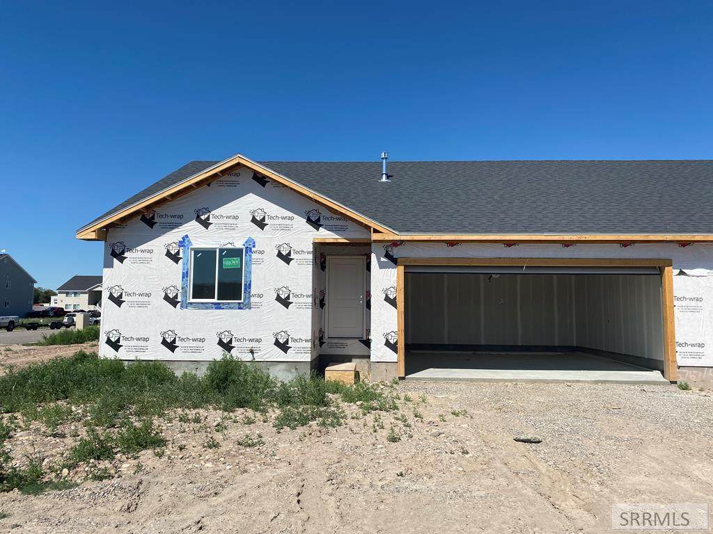 5767 Wildrose Ave - Photo 1