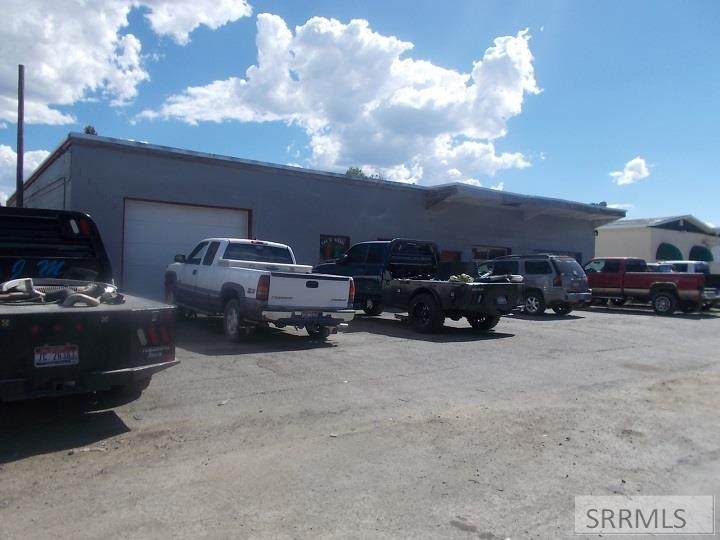 347 Sunset Drive - Photo 1