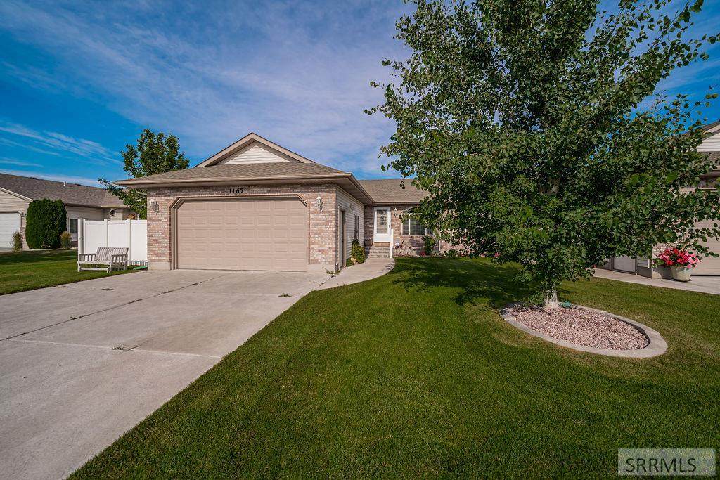 1167 Kingswood Circle - Photo 1