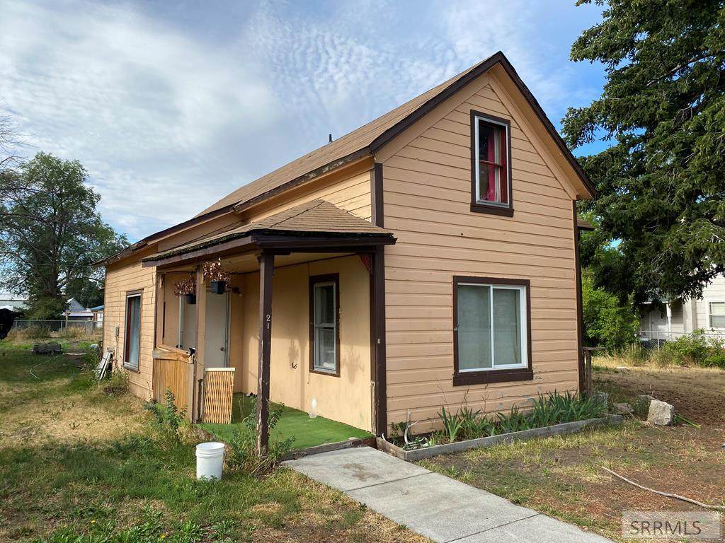 218 6th S - Photo 1
