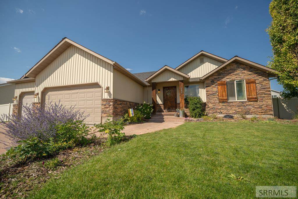 284 Mark Avenue - Photo 1