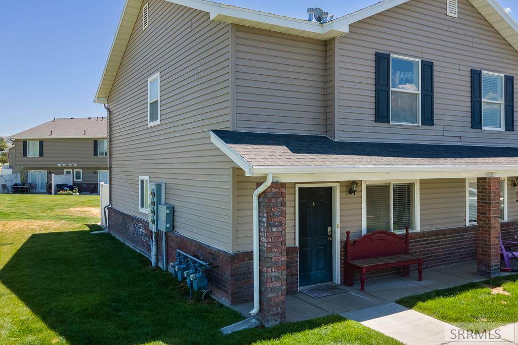 448 Raven Way - Photo 1