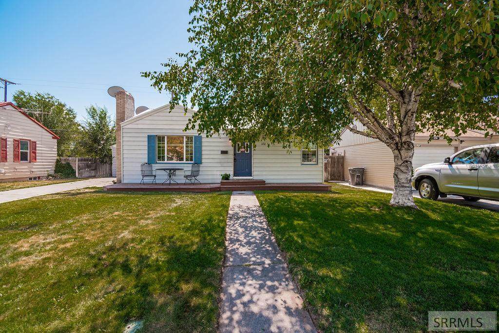 180 Sunset Drive - Photo 1