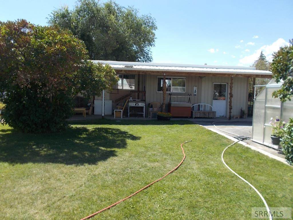 2736 8th Street - Photo 1