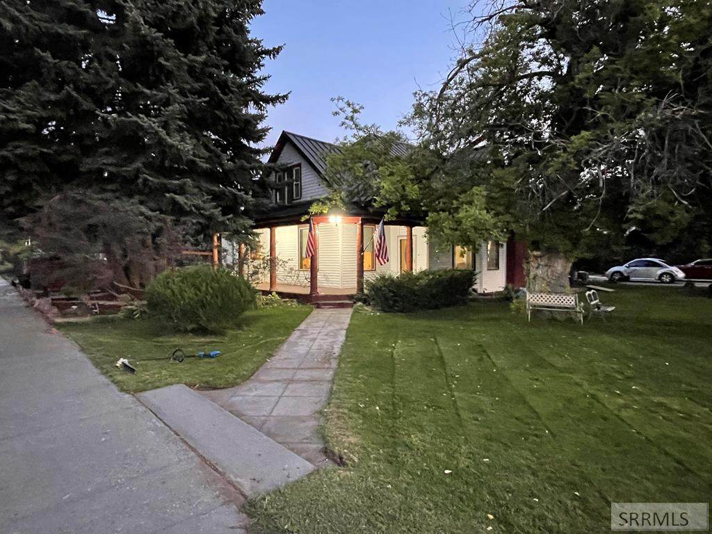 410 Alice Avenue - Photo 1