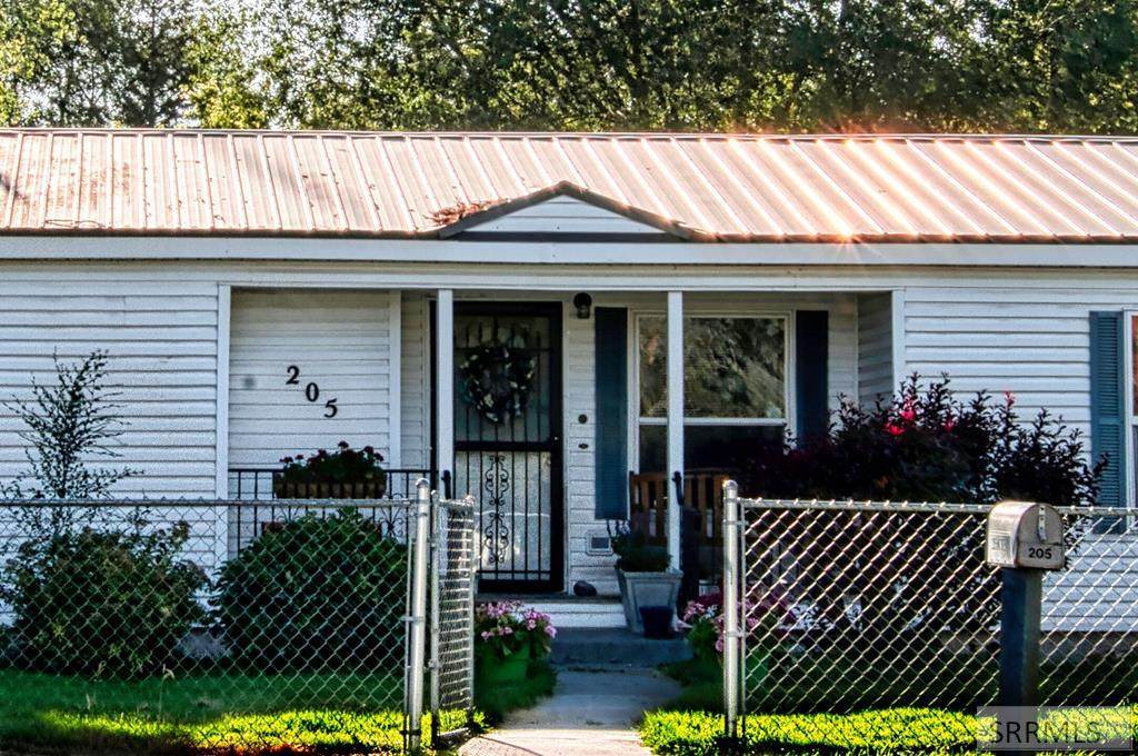 205 3 E - Photo 1