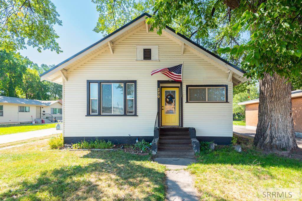 220 3 W - Photo 1