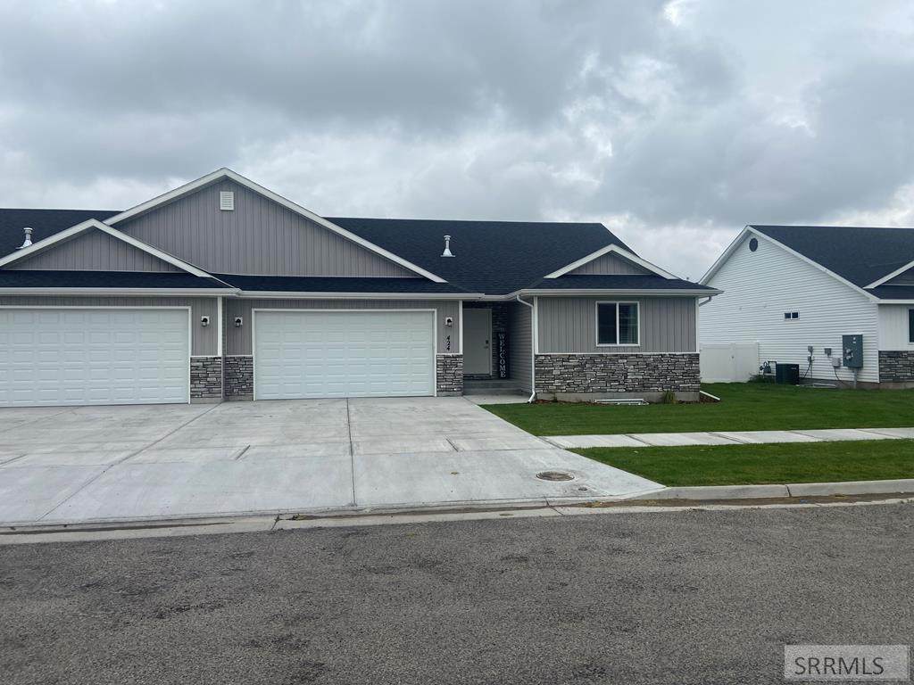 424 Franklin - Photo 1