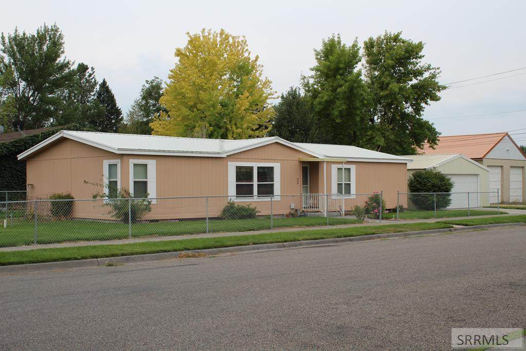 325 Shelley Street - Photo 1
