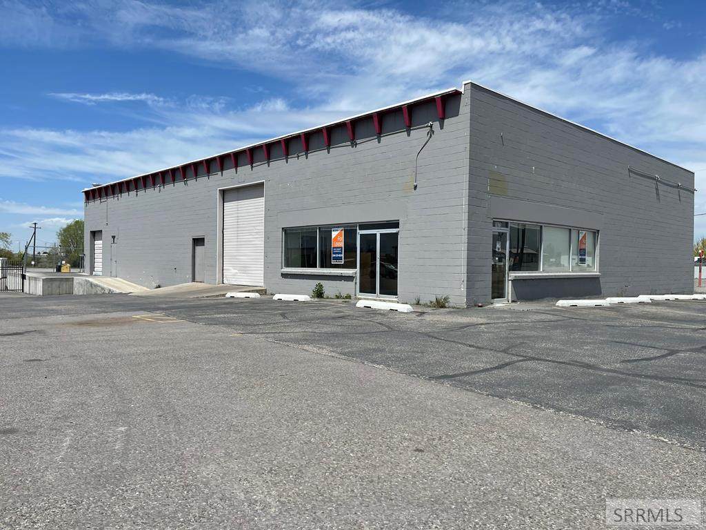 1875 Holmes Avenue - Photo 1