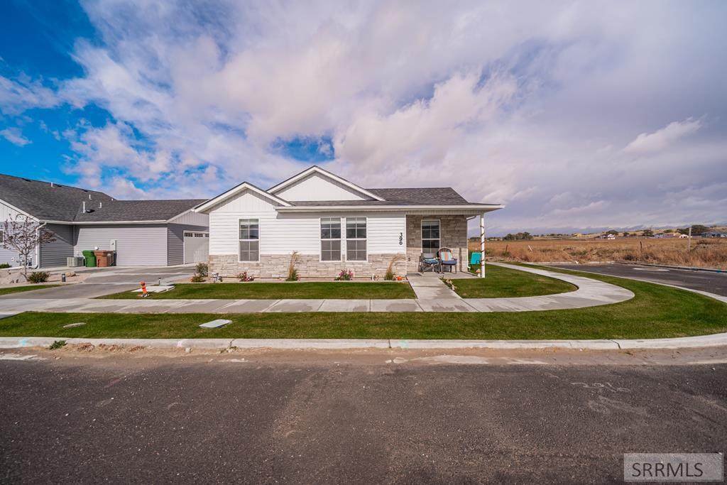 396 Radiance Court - Photo 1
