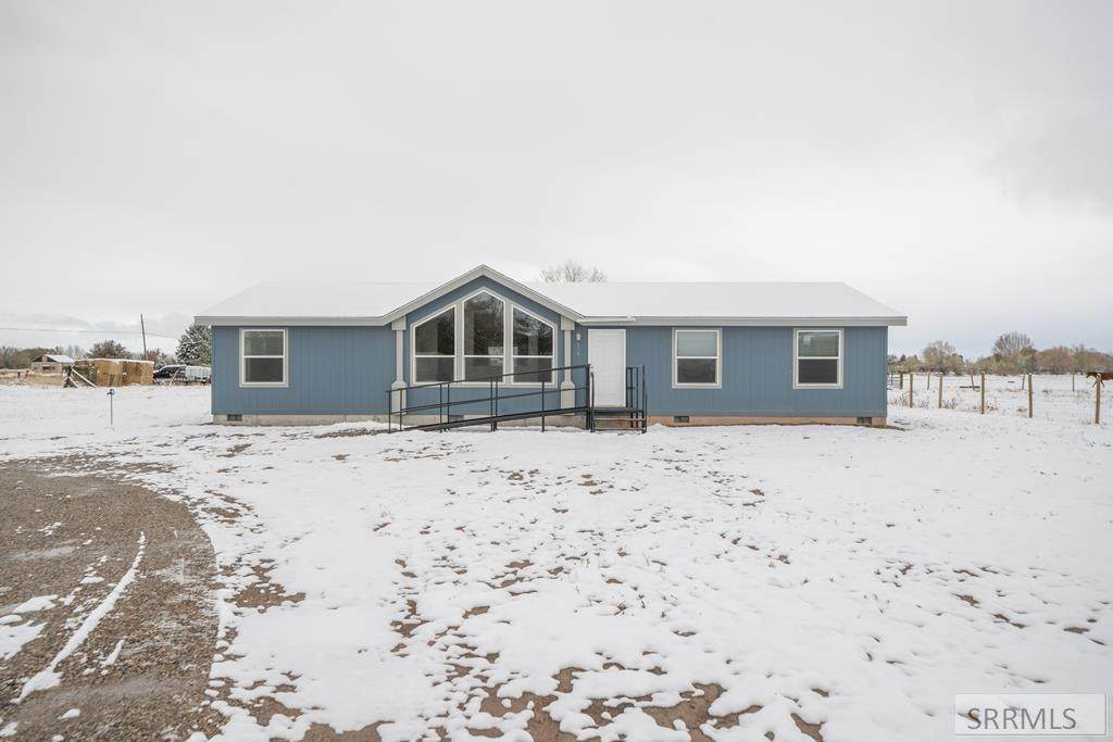 198 4062 E - Photo 1
