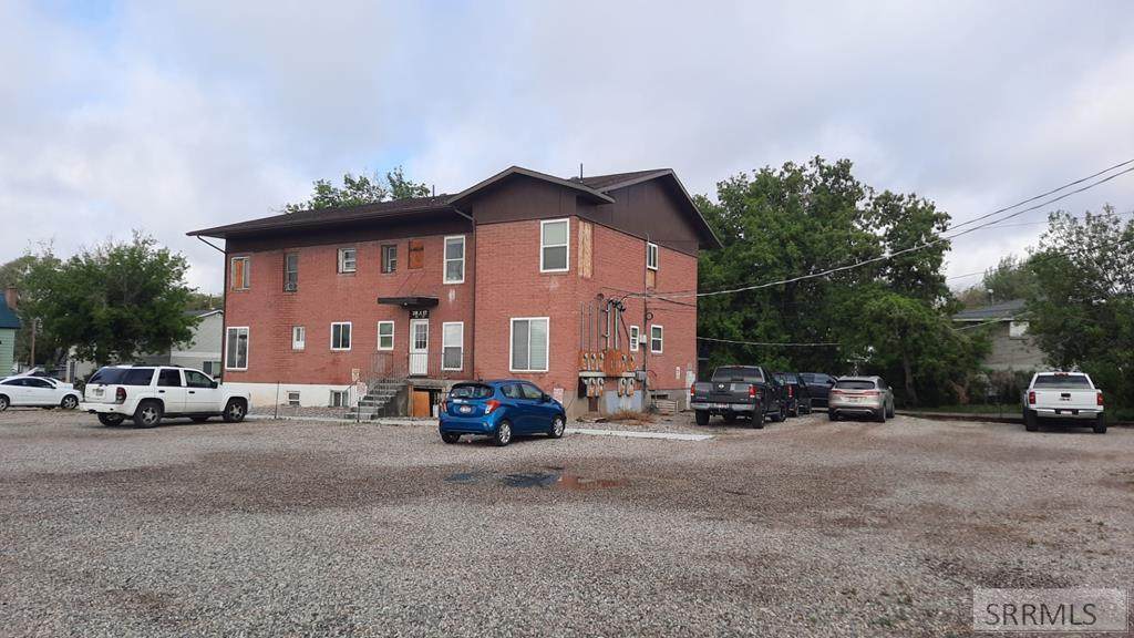 210 H Street - Photo 1