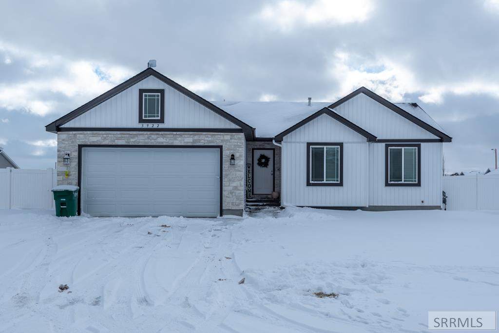 3922 Inglewood Drive - Photo 1