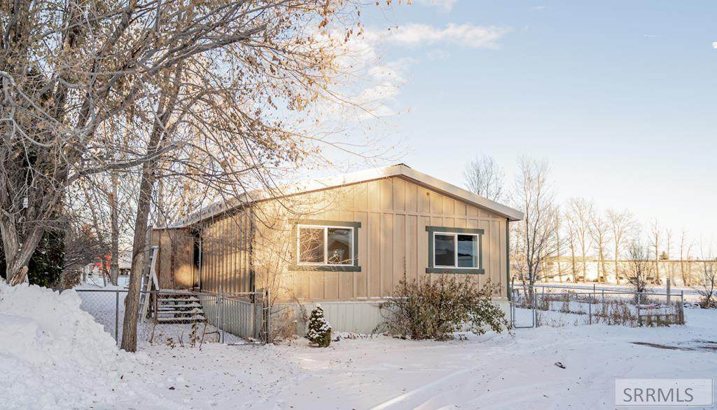3381 Elswood Drive - Photo 1