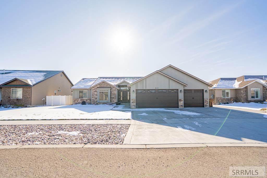 841 Wendy Street - Photo 1